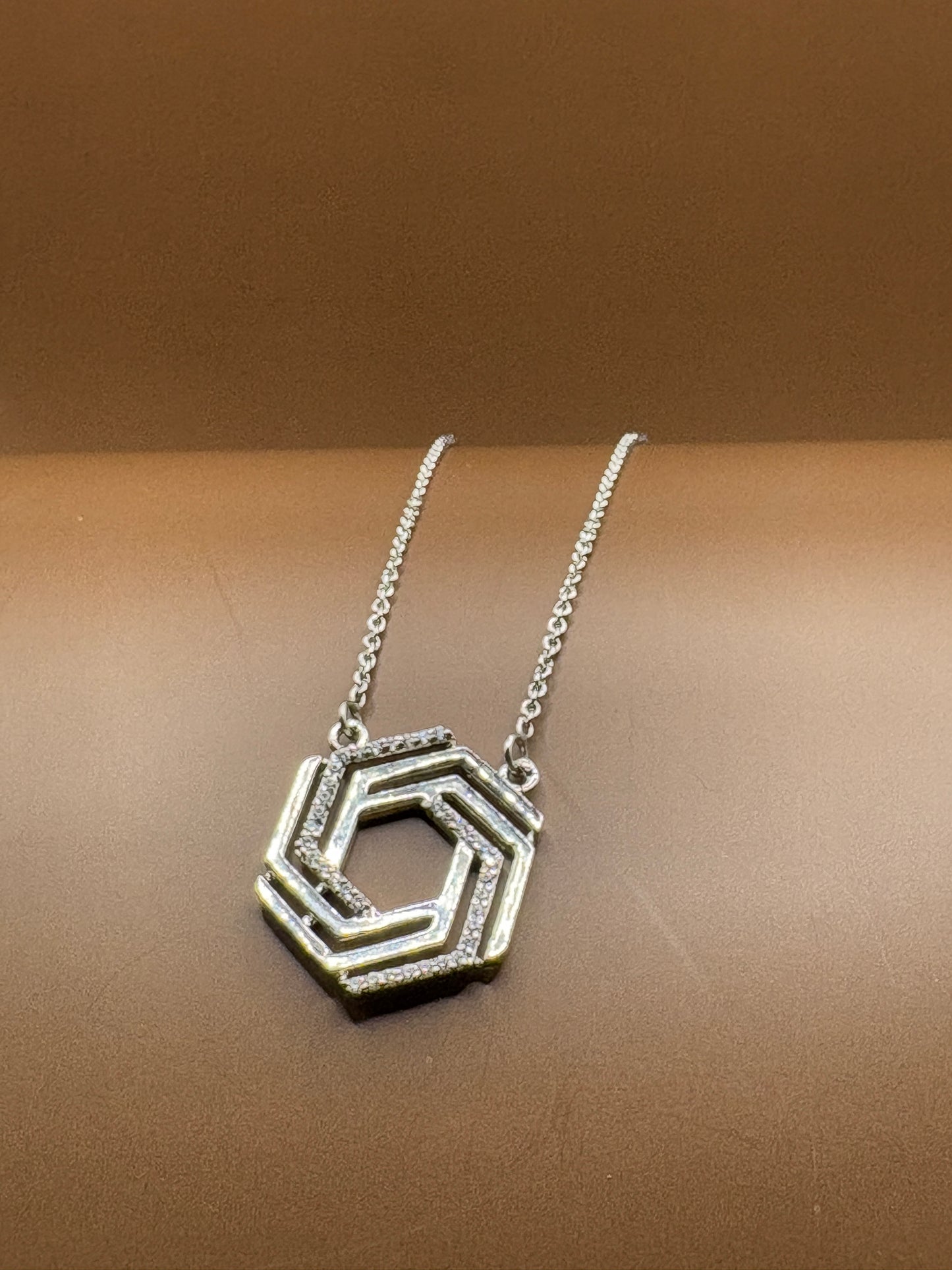 HexaGlitz Pendent set